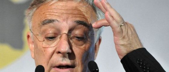 Isărescu: Faptul că se discută legi fără studiu de impact trebuie să dea de gândit. Riscăm ca un credit să nu mai fie credit, ci un fel de donaţie, pentru că debitorul nu a înţeles despre ce este vorba
