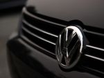 56.000 de automobile Volkswagen Golf, rechemate la service pentru un software update
