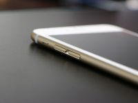 
	Bloomberg: Apple lanseaza un iPhone cu ecran mai mic si un iPad actualizat, pe 21 martie
