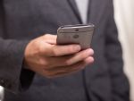 Semnal de alarma de la Kaspersky: Majoritatea posesorilor de smartphone stocheaza informatii confidentiale si doar un sfert isi protejeaza telefonul