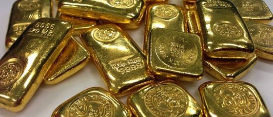 Euro scade aproape de 4,73 lei. Aurul rămâne la nivelul maxim al ultimilor 7 ani