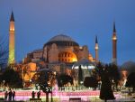 Atac cu bomba activata prin telecomanda, in centrul orasului Istanbul. 11 morti si peste 36 de raniti