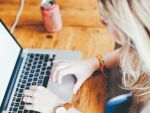 O companie din Franta obliga angajatii sa ceara permisiunea pe e-mail pentru fiecare pauza, inclusiv pentru a merge la toaleta