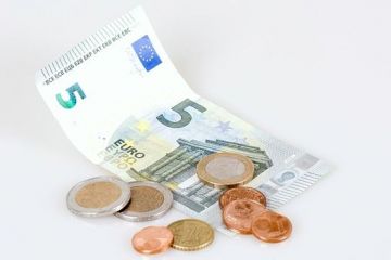 Angajatorii romani platesc 5 euro/ora pentru salariatii lor, de cinci ori sub media europeana. Tarile din UE cu cele mai mari costuri cu forta de munca