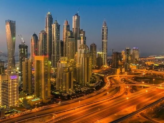 Dubaiul uimeşte din nou lumea. Construieşte un complex turistic de 1,7 mld. dolari pe două insule atificiale, cu 140 de vile, malluri, port, parc acvatic şi teatru