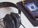 Piata IT din Romania, in scadere cu 10%, in T1. Romanii au preferat telefoanele si castile, in defavoarea tabletelor si computerelor
