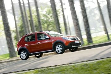 Renault a depasit PSA, devenind cel mai mare producator auto francez. Dacia stabileste un nou record de vanzari in 2016