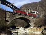 Cel mai lung tunel din lume, inaugurat in Elvetia. Linia de cale ferata care strapunge Alpii masoara 57 km, a fost construita in 17 ani si a costat peste 12 mld. dolari