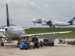 France 3: Airbusul EgyptAir a aterizat de urgenta de cel putin trei ori, cu 24 de ore inainte sa se prabuseasca