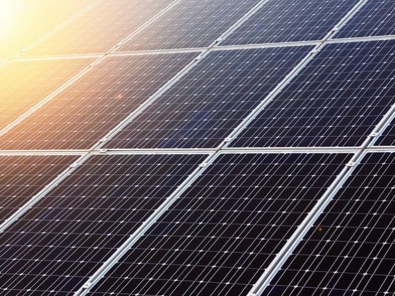 Chile produce atat de multa energie fotovoltaica, incat ofera electricitatea gratuit. Reversul medaliei: producatorii inregistreaza pierderi imense