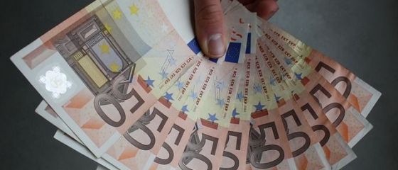 BCE a demarat achizitia de obligatiuni corporative, pentru a relansa inflatia in zona euro. Primii clienti: giganti auto, telecom si din energie