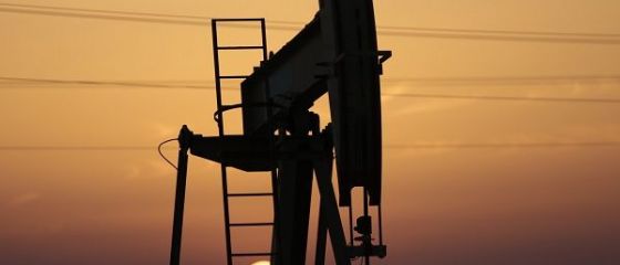 Acord istoric intre Teheran si gigantii energetici europeni. Iranul exporta 2,5 mil. barili de titei/zi. Pretul petrolului isi reia scaderea
