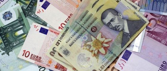 Moneda nationala se stabilizeaza dupa Brexit. Cursul a revenit sub 4,49 lei/euro, valoarea dinaintea referendumului din Marea Britanie