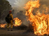 Incendii de vegetație în SUA: cel puțin 10 persoane au murit, iar alte 100 sunt grav rănite