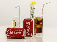Coca-Cola se extinde în Serbia și preia producătorul de dulciuri Bambi