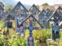 
	Mocanita, Cimitirul Vesel si bisericutele din lemn aflate in patrimoniul UNESCO, cele mai atractive obiective turistice din Maramures
