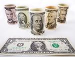 Euro creste usor la BNR, dar ramane sub 4,5 lei. Dolarul isi continua caderea, dupa investirea lui Donald Trump
