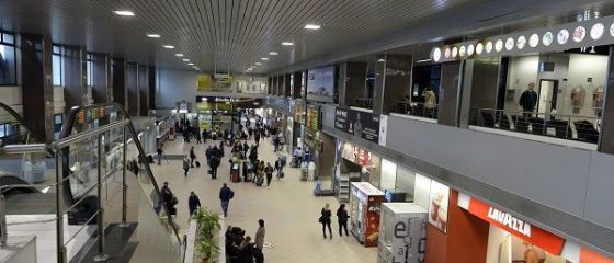 Reguli noi pentru pasageri pe Otopeni, din cauza controalelor antiteroriste. Cu cate ore trebuie sa veniti la aeroport inaintea orei de plecare