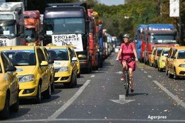 Transportatorii au obtinut de la ASF plafonarea tarifului RCA la 6.149 lei pe an, pentru un camion, de la 20.000 lei, in prezent. Protestatarii au eliberat Piata Victoriei