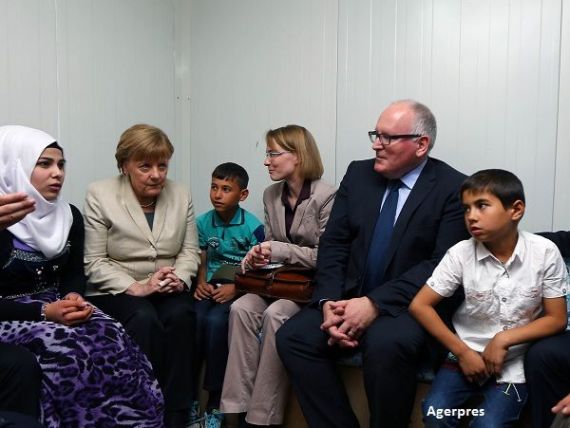 Dupa ce a deschis granitele Germaniei, Merkel cauta solutii pentru integrarea refugiatilor pe piata muncii. Companiile au angajat doar 100 de imigranti, dintr-un milion