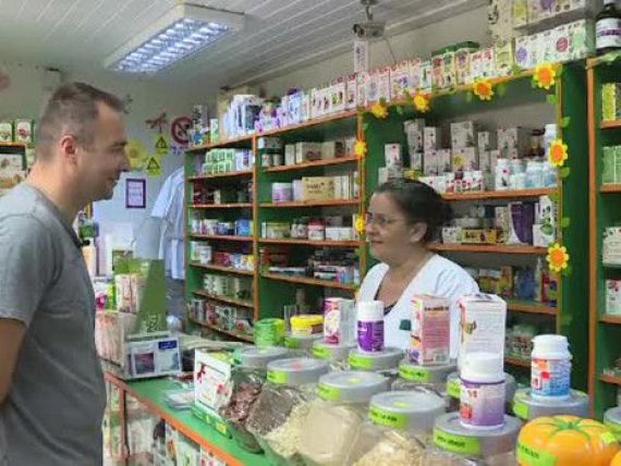 Romania, te iubesc! Loteria produselor naturiste: vanzatorii spun ca trateaza bolile, medicii, ca le provoaca. Care este cel mai falsificat ceai