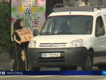 Cersetorii romani din Paris se dau drept refugiati sirieni, pentru a impresiona populatia sa le dea bani