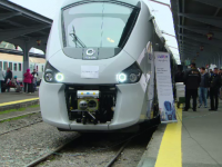 CFR a cumparat cel mai scump tren din istoria sa, dar care nu poate circula pe caile ferate din Romania. La ce va fi folosit gigantul care prinde 160 de km/h si se conduce singur
