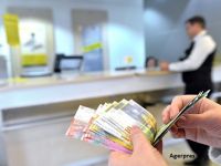 
	CJUE decide în favoarea clienților care au luat credite în franci elvețieni. Acțiunile băncilor se prăbușesc pe Bursa de la Varșovia
