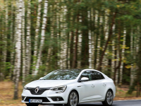 ARTICOL MULTIMEDIA: Surpriza pregatita pentru romanii care prefera berlinele. Test drive Renault Megane Sedan