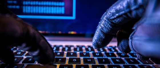 Metoda folosita de hackeri pentru a se infiltra in retelele de comunicatii. Veriga slaba sunt angajatii nemultumiti