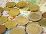 Euro scade sub 4,5 lei