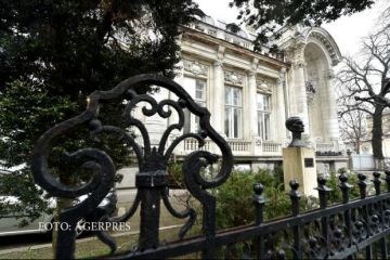 Agentiile imobiliare scot la vanzare palate vechi de secole, din Bucuresti. Cu cat se vinde o bijuterie arhitectonica de langa Universitate