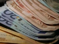 Romania imprumuta 500 mil. euro de la Banca Mondiala, pentru eficientizarea finantelor si imbunatatirea nivelului de trai. Creditul, rambursat integral in 2036
