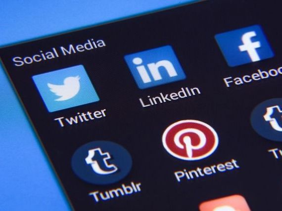 Zenith: Publicitatea pe retele sociale o va depasi pe cea din presa scrisa, pana in 2020