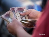 
	Venezuela scoate din circulatie cele mai valoroase bancnote si inchide frontiera cu Columbia, pentru a combate contrabanda
