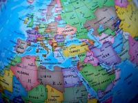 
	Previzunile PwC pentru 2017: Economia Europei se clatina sub presiunile politice, insa America va fi revelatia lumii. Comertul global, afectat de reaparitia nationalismului economic
