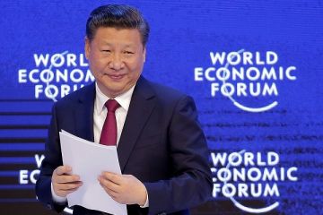 Lumea traieste vremuri istorice. Liderul comunist al Chinei incurajeaza comertul liber, la Davos, in timp ce presedintele lumii libere militeaza pentru protectionism