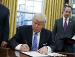 Donald Trump va restrictiona accesul imigrantilor din sapte tari. Primele masuri cu privire la zidul de la frontiera cu Mexic