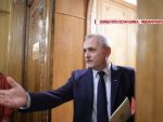 Dragnea neaga ca ar sti ceva despre ordonanta privind gratierea. Si eu m-am uitat cu foarte multa curiozitate