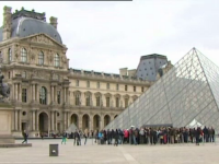 Atac cu arma alba la Muzeul Luvru din Paris. Un militar a deschis focul asupra unui barbat care ar fi strigat Allahu Akbar