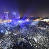 Clipe memorabile la protestul istoric de duminica. 280.000 de oameni au cantat imnul si au luminat Piata Victoriei