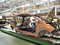 Ford aduce 190 de roboti noi la Craiova. Un autoturism B-Max, asamblat la fiecare 100 de secunde