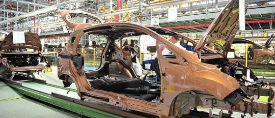 Ford aduce 190 de roboti noi la Craiova. Un autoturism B-Max, asamblat la fiecare 100 de secunde