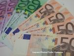 Bloomberg: Cele mai mari cresteri de salarii din UE produc efecte de bumerang si submineaza productivitatea Romaniei