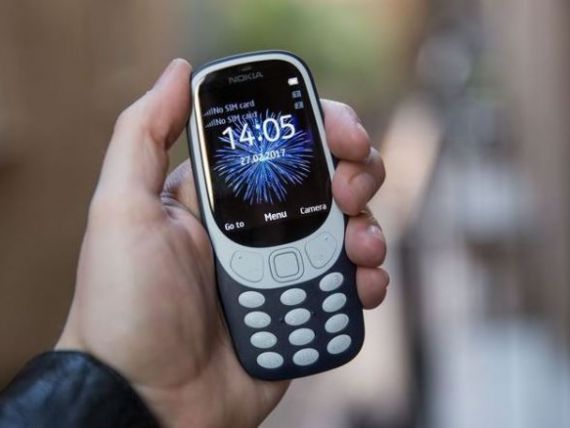 Nokia 3310 a fost relansat oficial. Cum arata jocul Snake pe noua versiune a telefonului