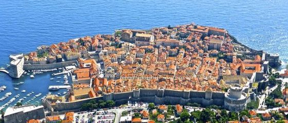 Croatia Airlines introduce in premiera zboruri directe Bucuresti-Zagreb, cu escala in alte orase, precum Split si Dubrovnik