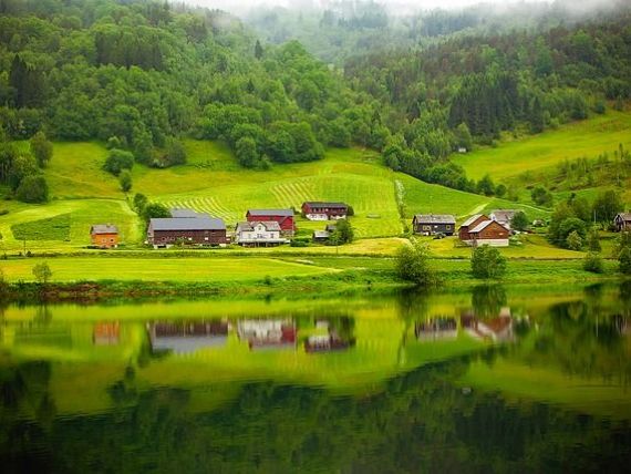 Norvegia a depasit Danemarca si a devenit cea mai fericita tara din lume. Pe ce loc se afla Romania in topul mondial al fericirii