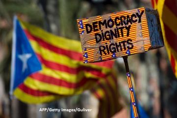 Catalonia ar urma să-și proclame, marți, independența față de Spania, în Parlamentul regional. Companiile mari amenință că părăsesc Barcelona