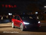 Tesla raportează livrări sub așteptări. Gigantul american se prăbușește pe bursă