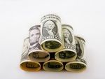 Euro ramane la 4,56 lei, iar dolarul atinge un nou minim al ultimelor 6 luni